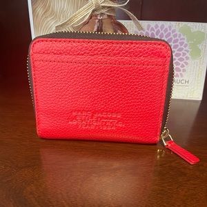 Marc Jacobs zip around wallet. Original price-$195 Selling Price $120 like new